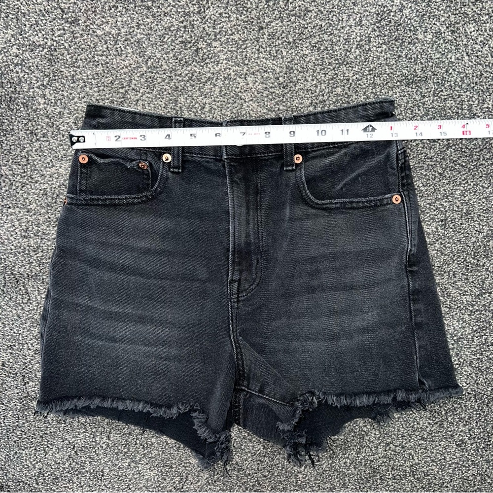 American Eagle Black Highest Rise 90s Boyfriend Shorts - Picture 7 of 9